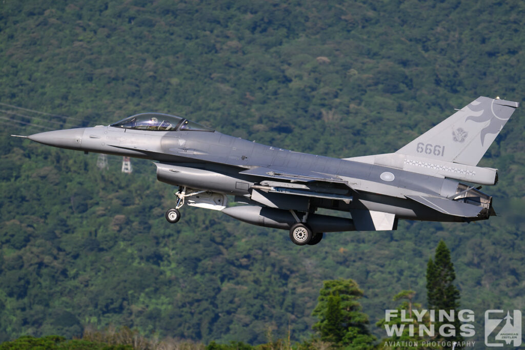 Chasing Tigers in Taiwan - ROCAF over the Fence 20231106 f 16 taiwan 9880 zeitler 1024x683 - Chasing Tigers in Taiwan - ROCAF over the Fence
