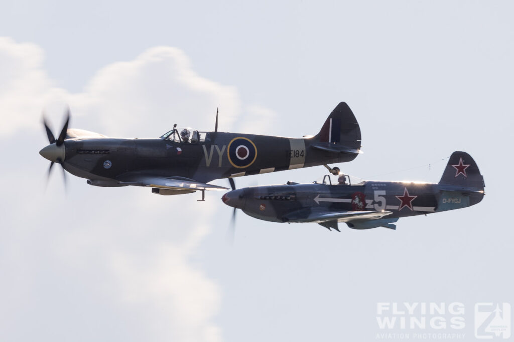 2016, Hahnweide, Spitfire, Yak-3, airshow, formation