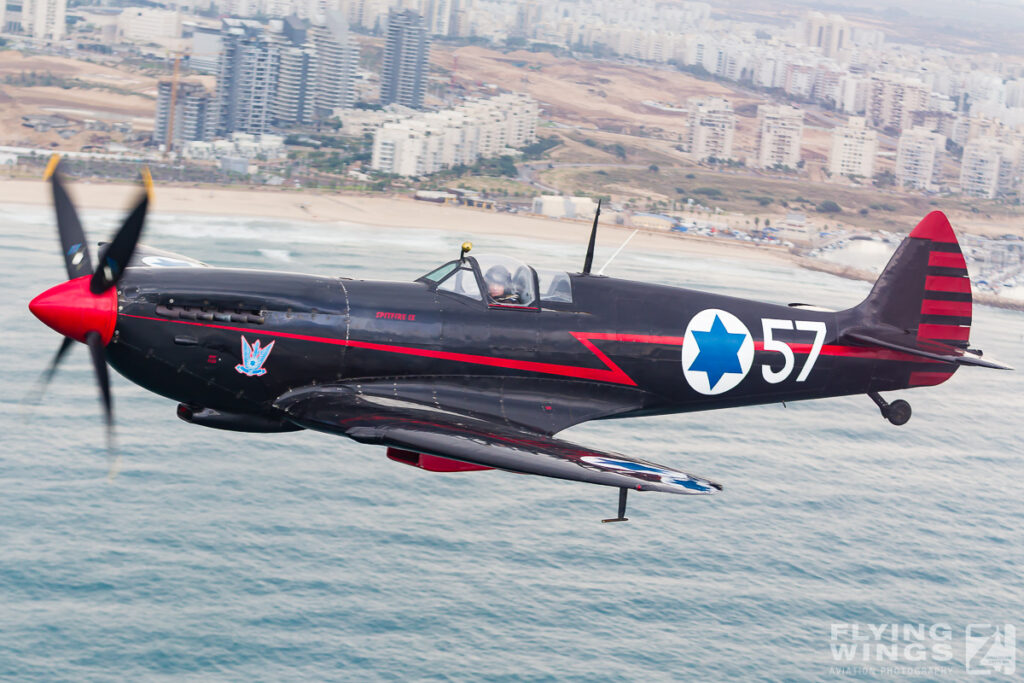 20111117 spitfire a2a spitfire  4819 zeitler 1024x683 - Israel&rsquo;s Black Spitfire: An Exclusive Air-to-Air Encounter