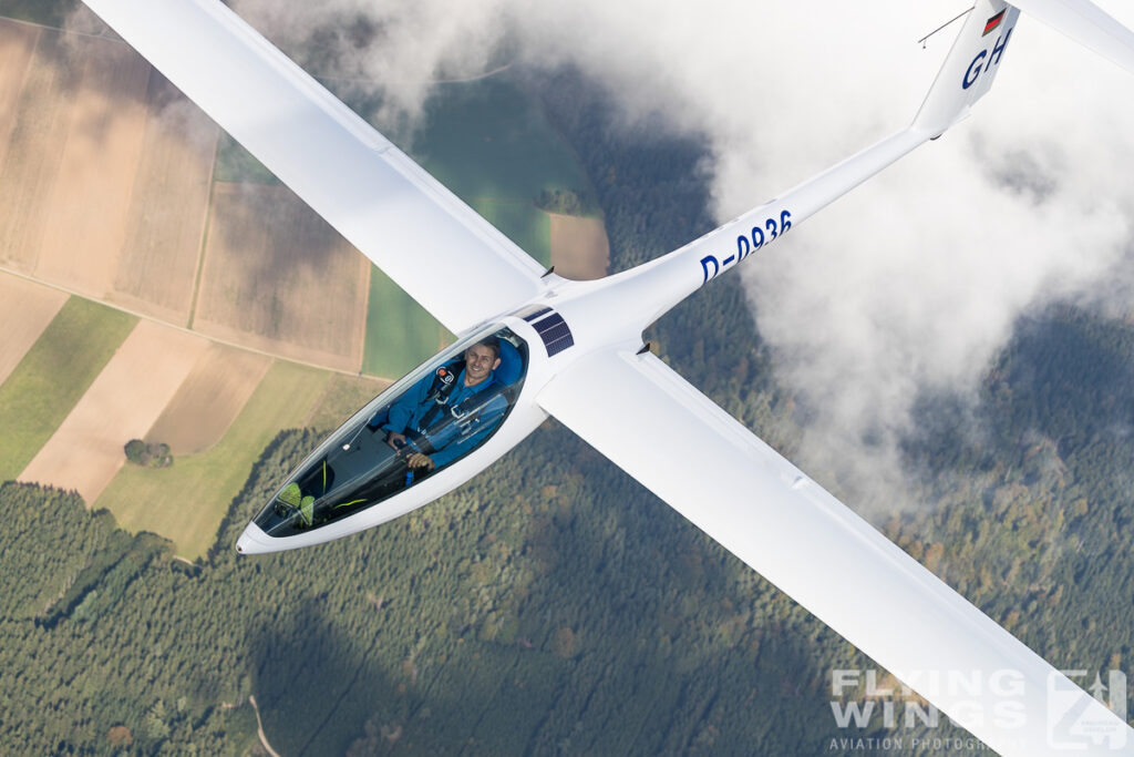 dg 800 glider flying segelflug 5656 zeitler 1024x683 - High Performance Glider - DG-800S