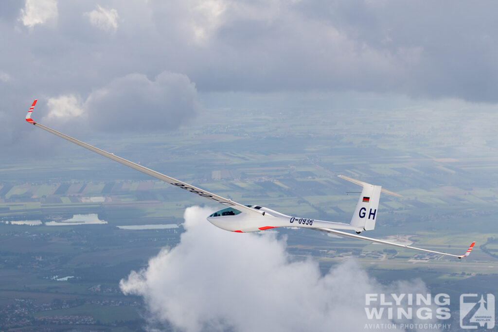 dg 800 glider flying segelflug 5680 zeitler 1024x683 - High Performance Glider - DG-800S