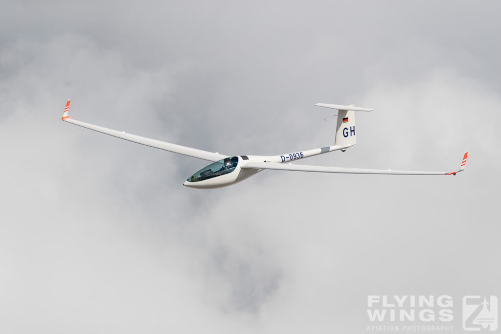 dg 800 glider flying segelflug 5810 zeitler 1024x683 - High Performance Glider - DG-800S