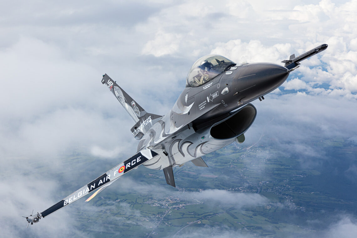 Belgium F-16 Demo Team - Dark Falcon air-air photo gallery