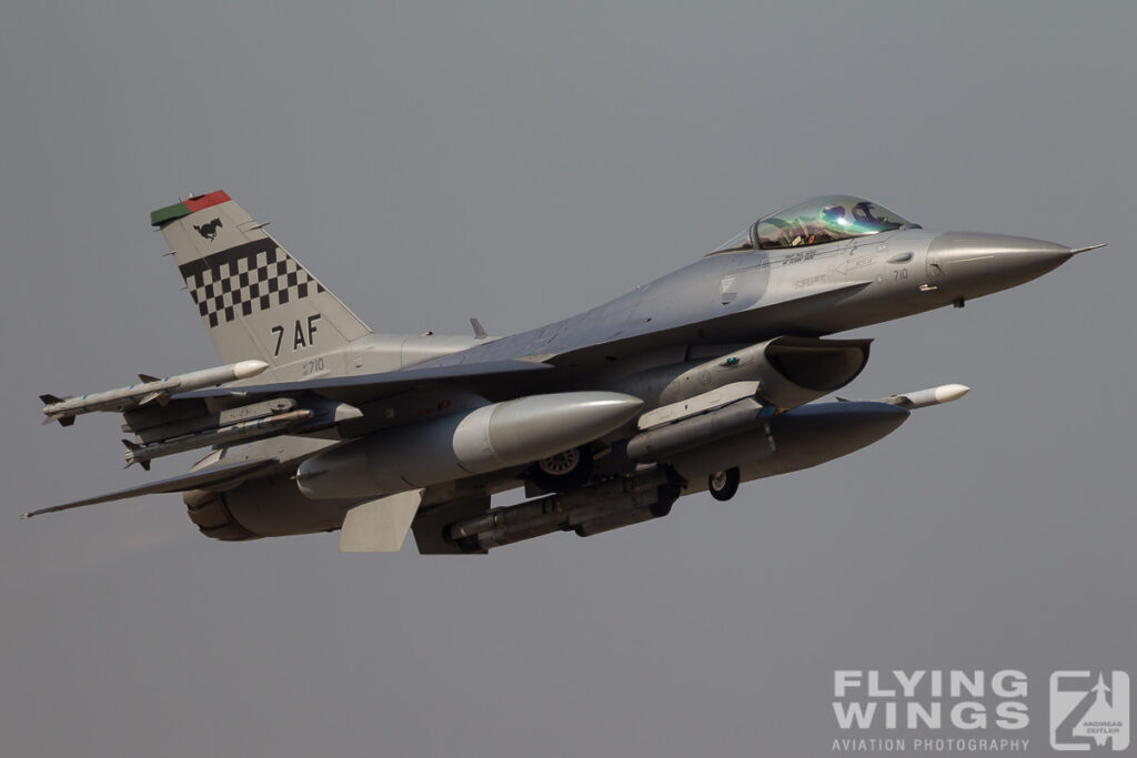 20111030 f 16 osan  4029 zeitler 1024x683 - Korean Delights at the Osan Airpower Day 2011