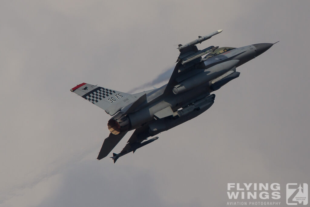 20111030 f 16 osan  4105 zeitler 1024x684 - Korean Delights at the Osan Airpower Day 2011