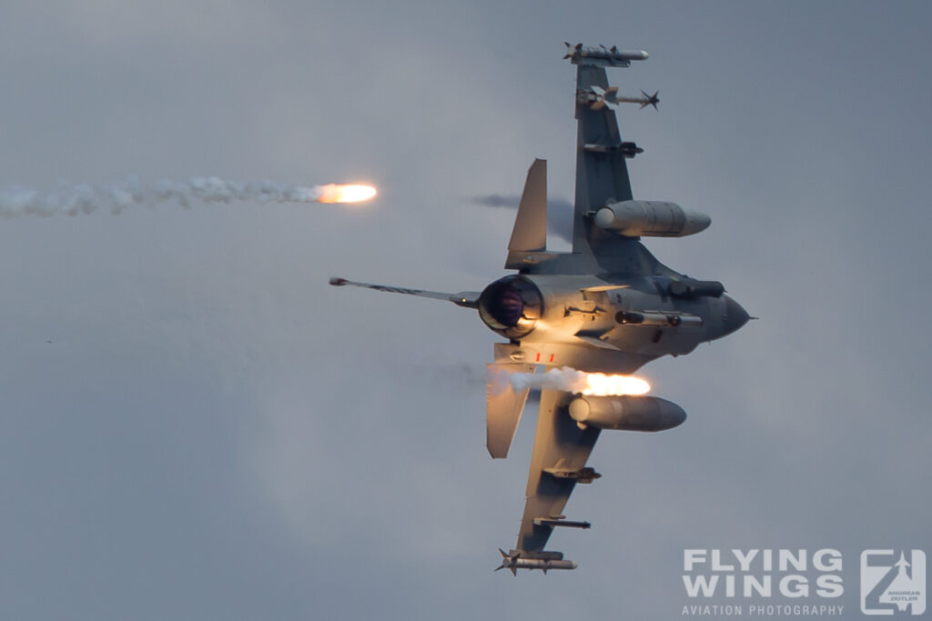 20111030 f 16 osan  4154 zeitler 1024x683 - Korean Delights at the Osan Airpower Day 2011