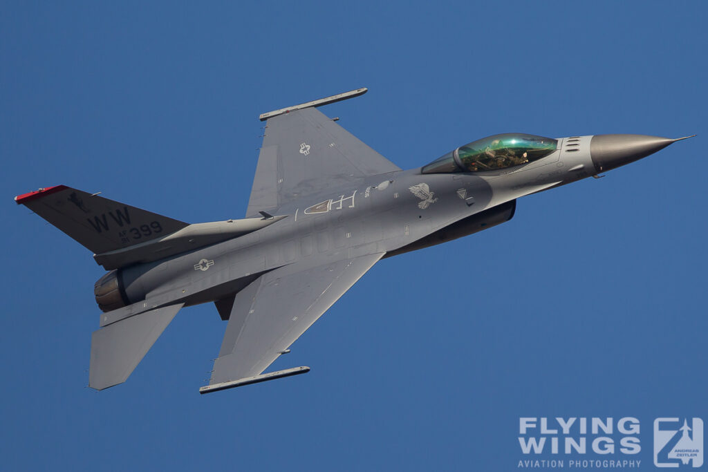 20111030 f 16 solo osan  3510 zeitler 1024x683 - Korean Delights at the Osan Airpower Day 2011
