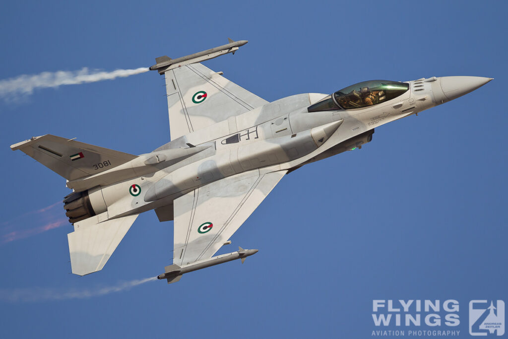 f 16e uae   7336 zeitler 1024x683 - Bahrain International Airshow 2012