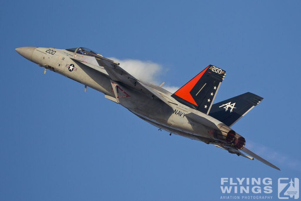 f 18e us navy   7447 zeitler 1024x683 - Bahrain International Airshow 2012