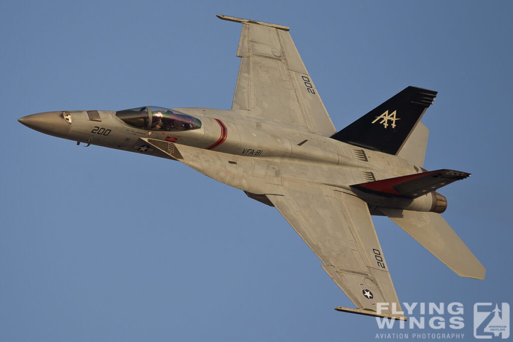 f 18e us navy   7510 zeitler 1 1024x683 - Bahrain International Airshow 2012