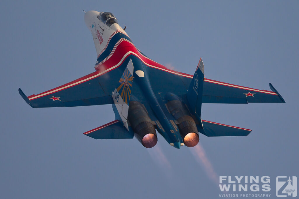 russian knights   8495 zeitler 1024x683 - Bahrain International Airshow 2012