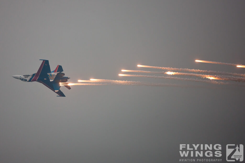 russian knights   5710 zeitler 1024x683 - Zhuhai Airshow China 2012