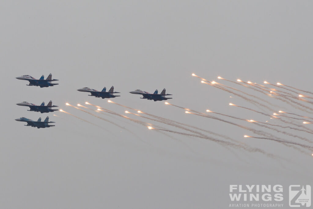 russian knights   6476 zeitler 1024x683 - Zhuhai Airshow China 2012