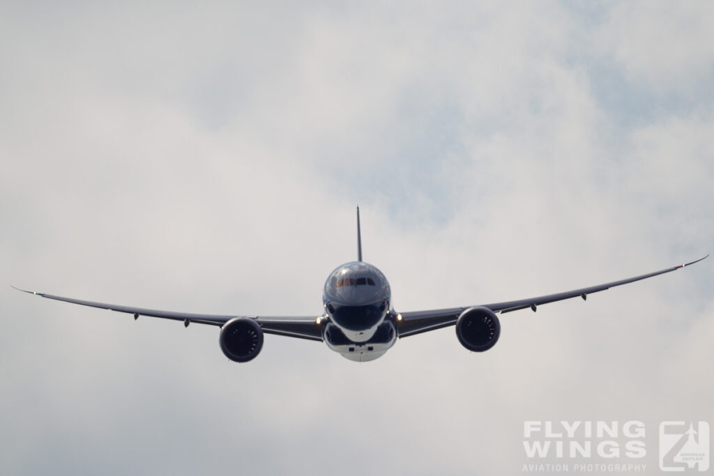 b787 9   6381 zeitler 1024x683 - Farnborough Airshow