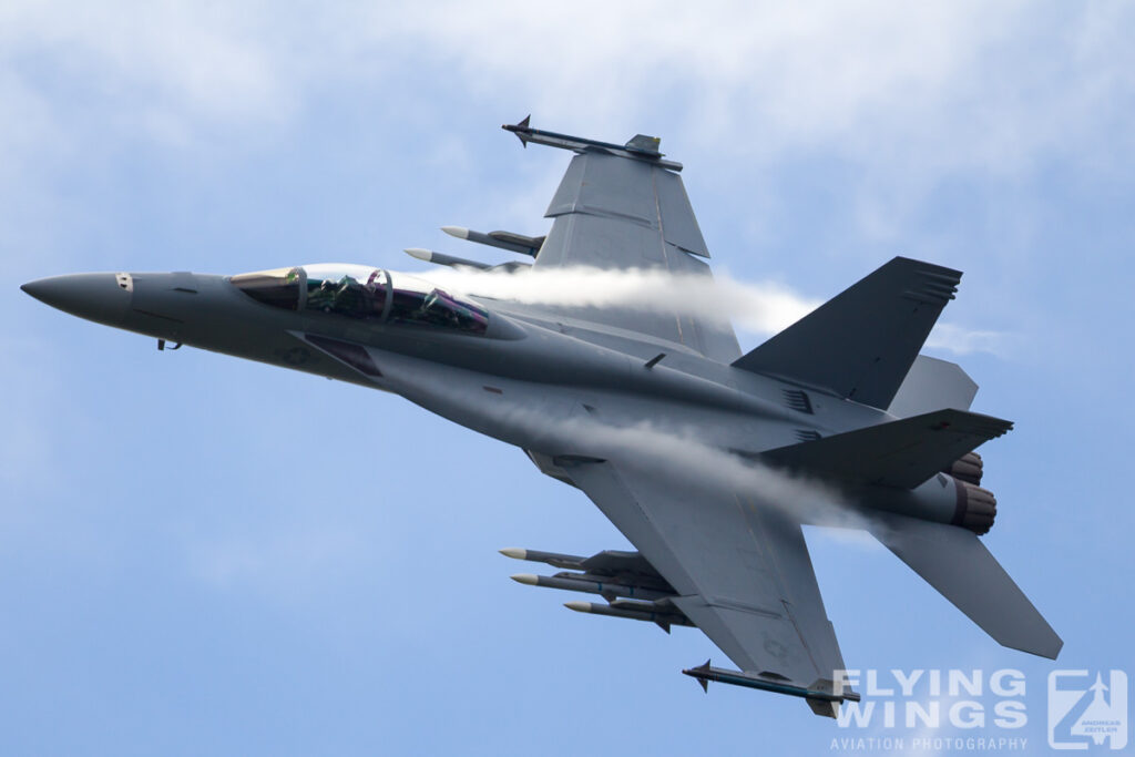 super hornet   5649 zeitler 1024x683 - Farnborough Airshow