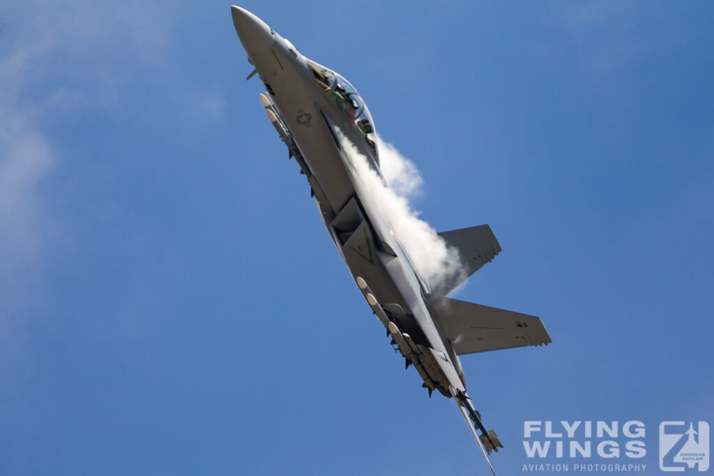 super hornet   5670 zeitler 1024x683 - Farnborough Airshow