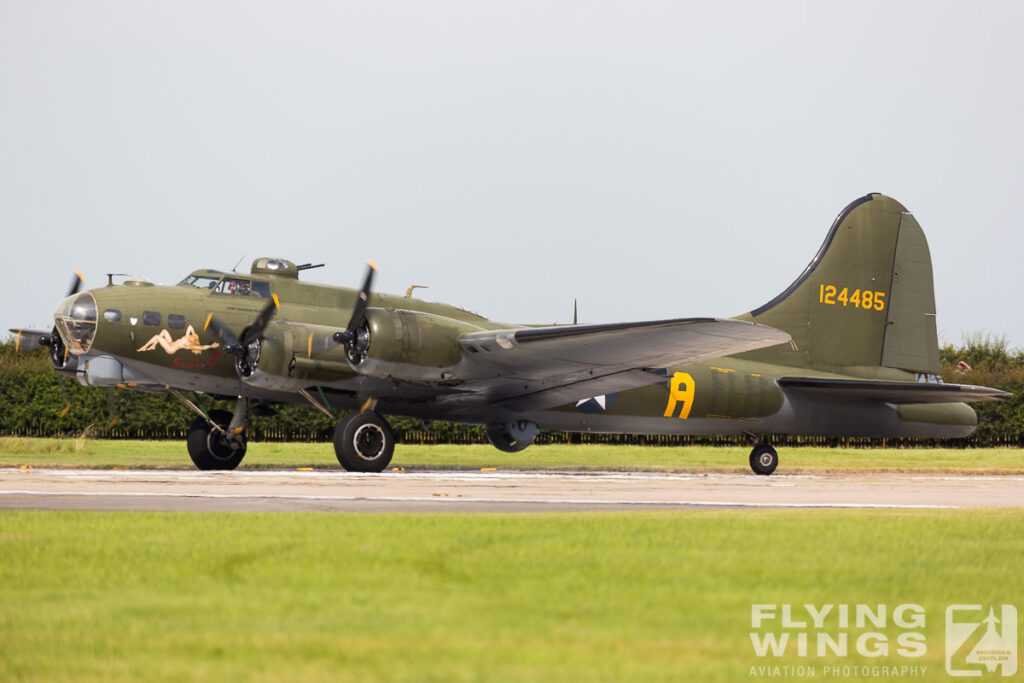 b 17 flying fortress   6271 zeitler 1024x683 - Waddington Airshow