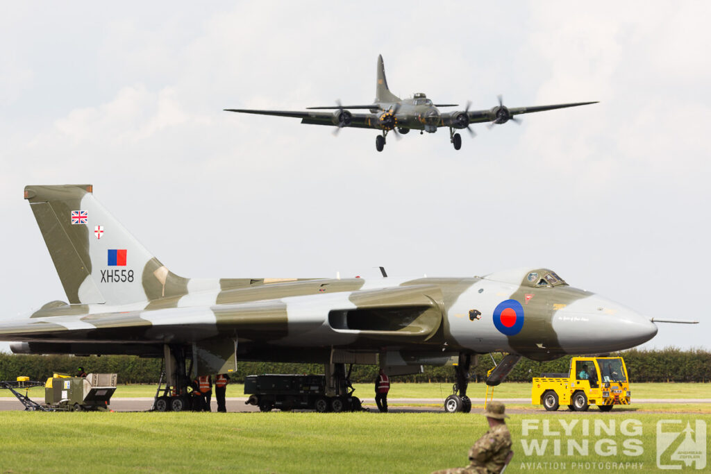 b 17 flying fortress   6326 zeitler 1024x683 - Waddington Airshow