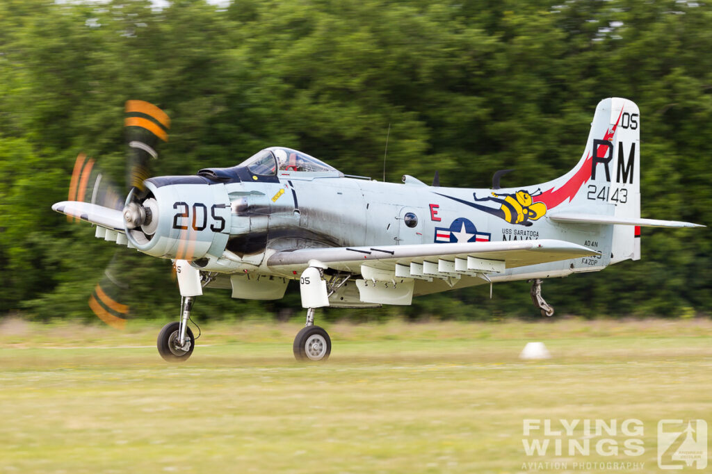 skyraider ajbs la ferte alais  2 zeitler 1024x682 - La Ferté-Alais