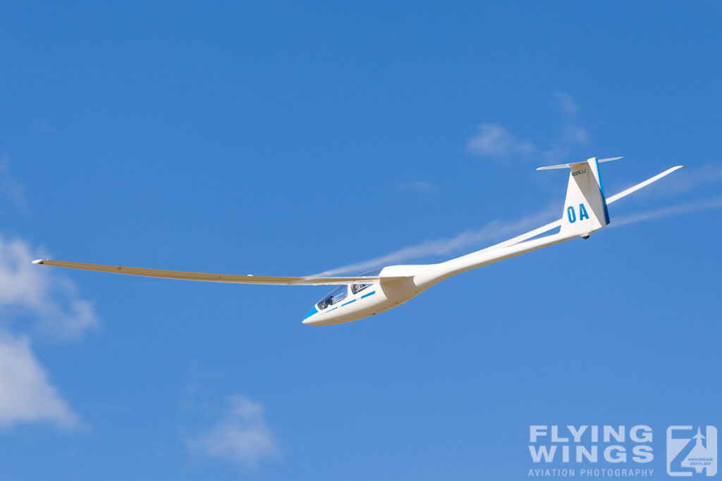 glider omaka airshow  6512 zeitler 1024x683 - Classic Fighters Omaka