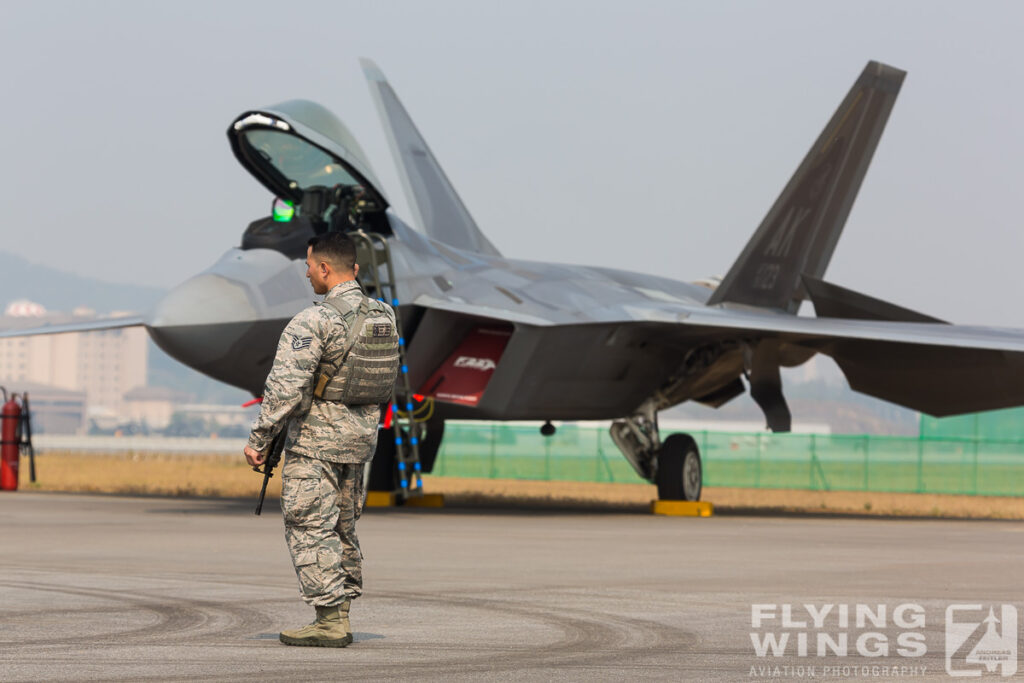 f 22 static south korea adex  7967 zeitler 1024x683 - Seoul ADEX 2015