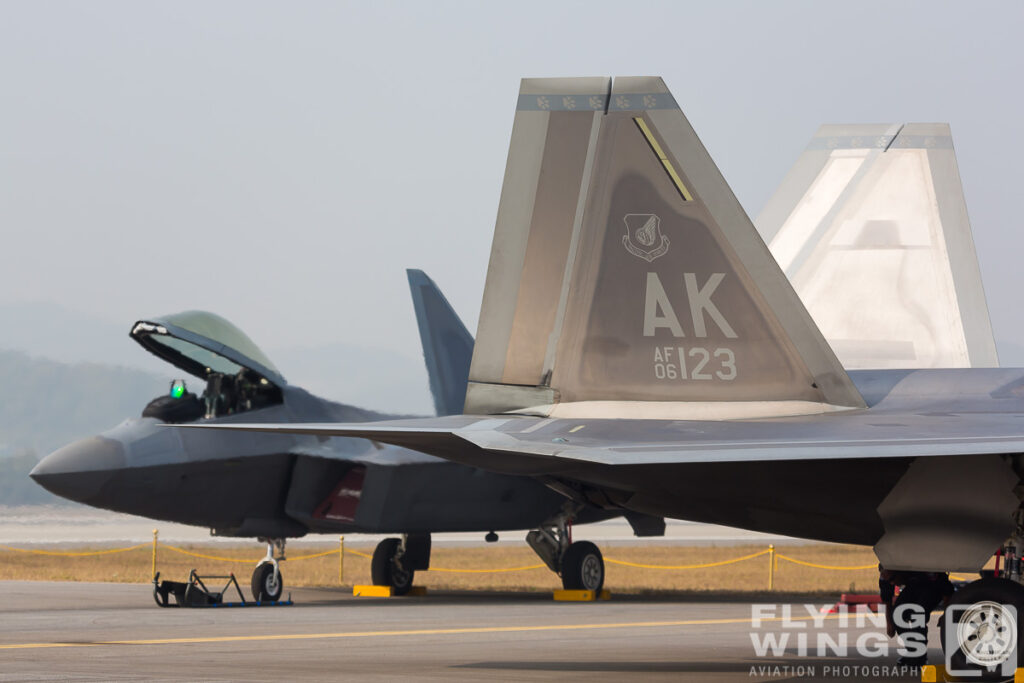 f 22 static south korea adex  8437 zeitler 1024x683 - Seoul ADEX 2015