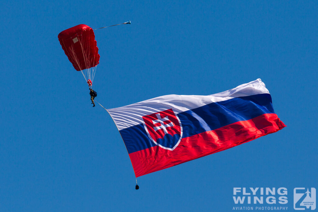2016, SIAF, Slovakia, Slovakia Air Force, parachute