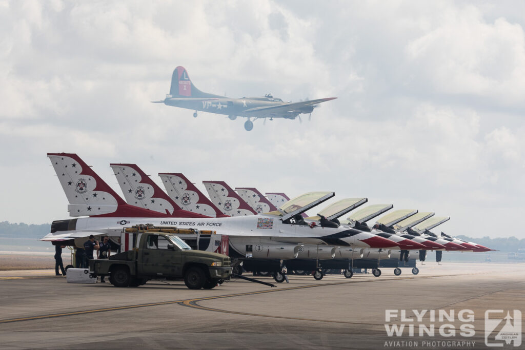 b 17 houston airshow  4115 zeitler 1024x683 - Wings over Houston Airshow 2017