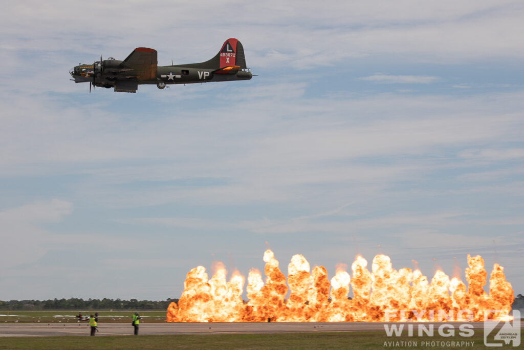 houston airshow b 17 1657 zeitler 1024x683 - Wings over Houston 2018