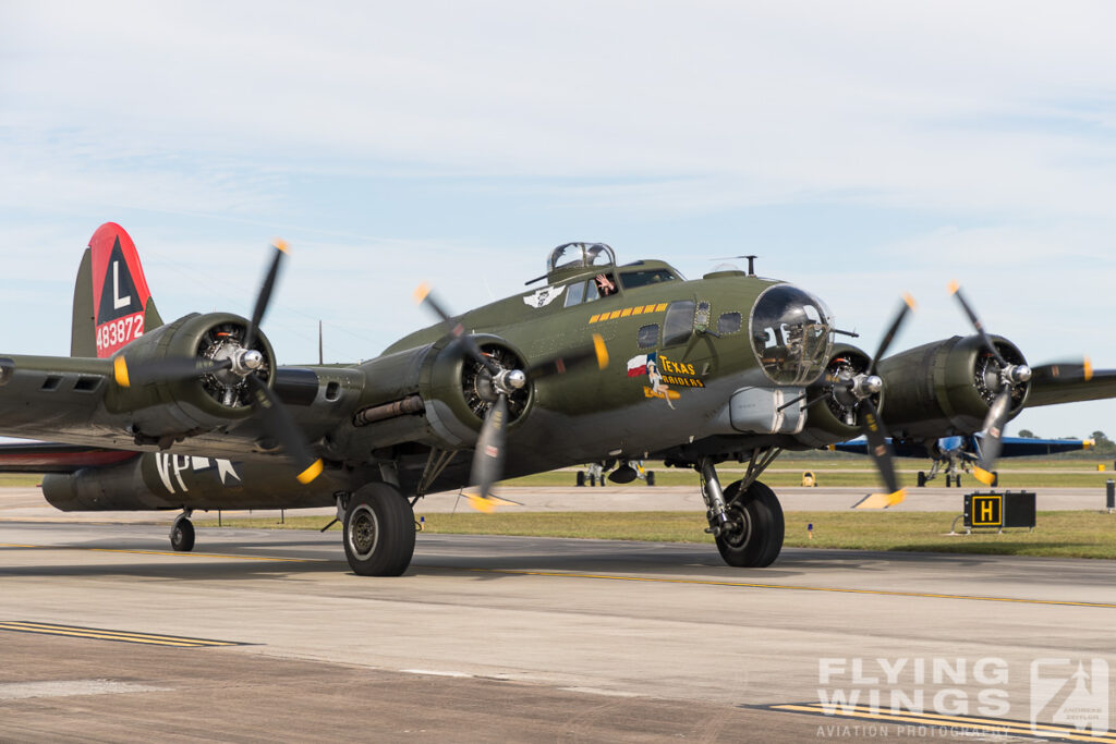 houston airshow b 17 4090 zeitler 1024x683 - Wings over Houston 2018