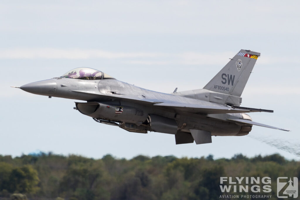 houston airshow f 16 4012 zeitler 1024x683 - Wings over Houston 2018