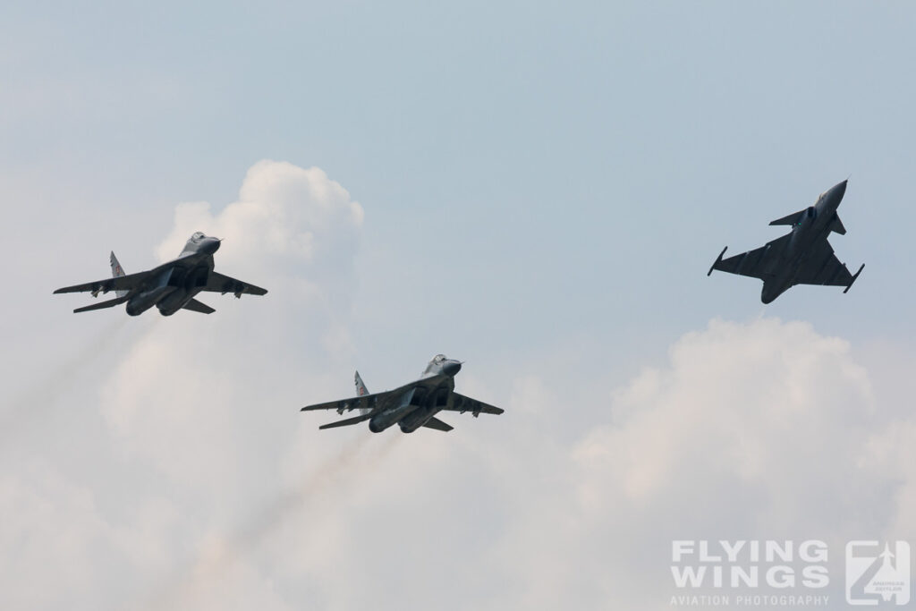 siaf opening formation 7550 zeitler 1024x683 - Slovak International Air Fest - SIAF 2018