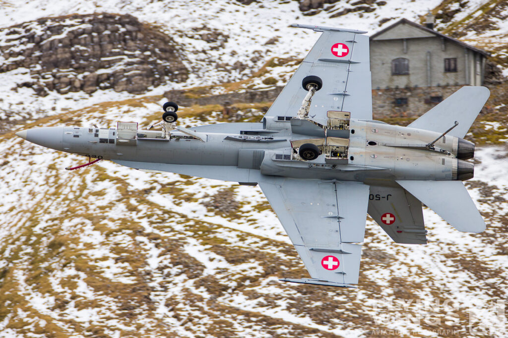 hornet solo 7985 zeitler 1024x683 - Axalp Alpine Airshow 2021