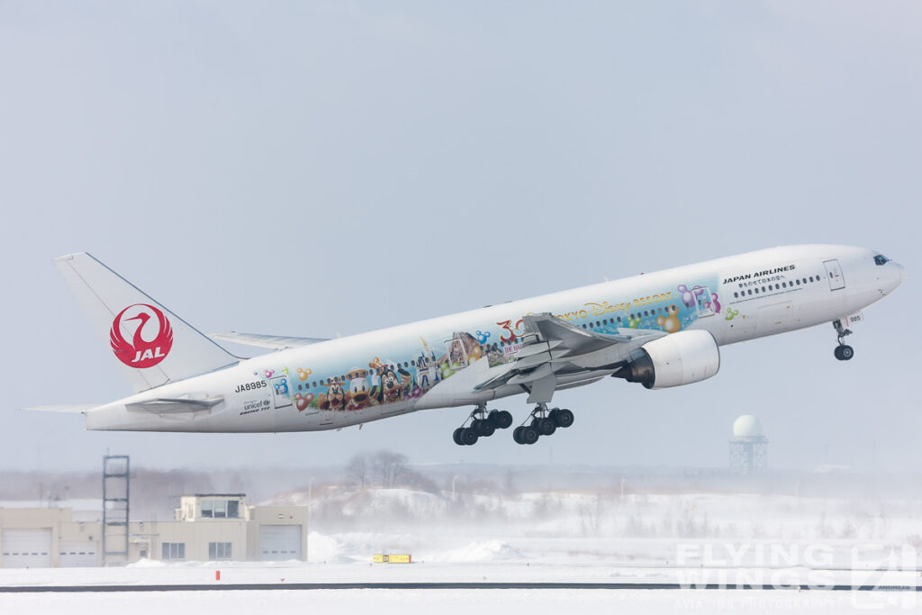 jal   5851 zeitler 1024x683 - Winter Planespotting in Hokkaido