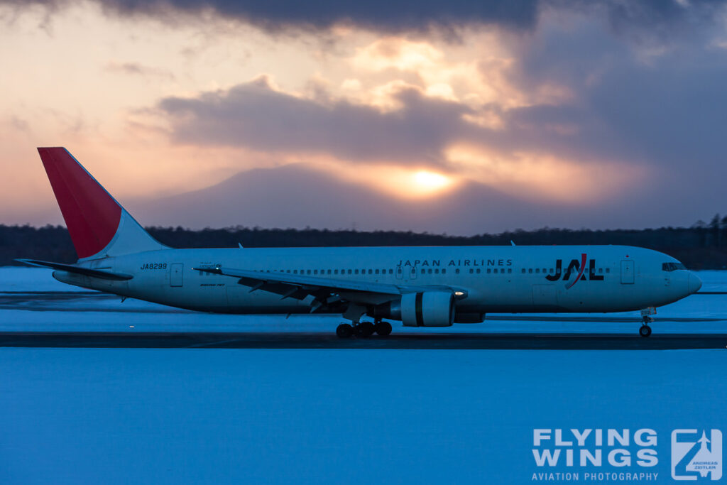 jal   6236 zeitler 1024x683 - Winter Planespotting in Hokkaido