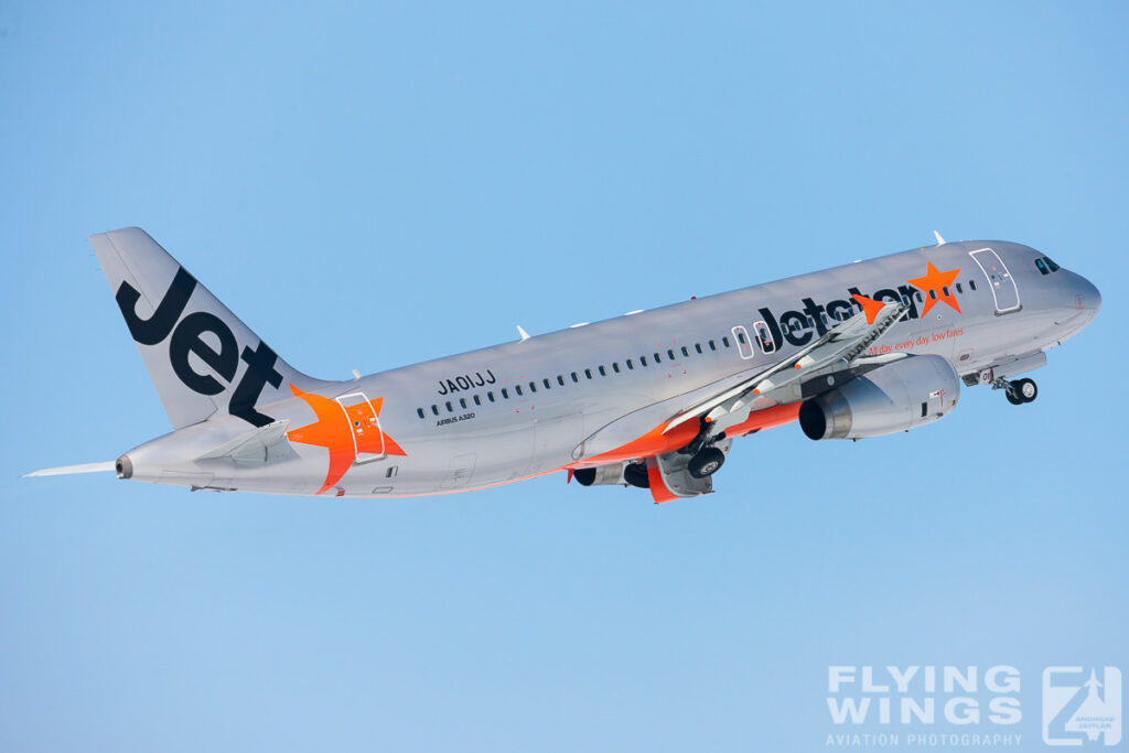 jetstar   5682 zeitler 1024x683 - Winter Planespotting in Hokkaido