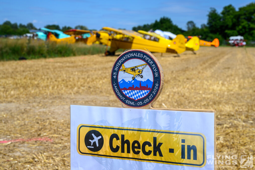 www.flying-wings.com